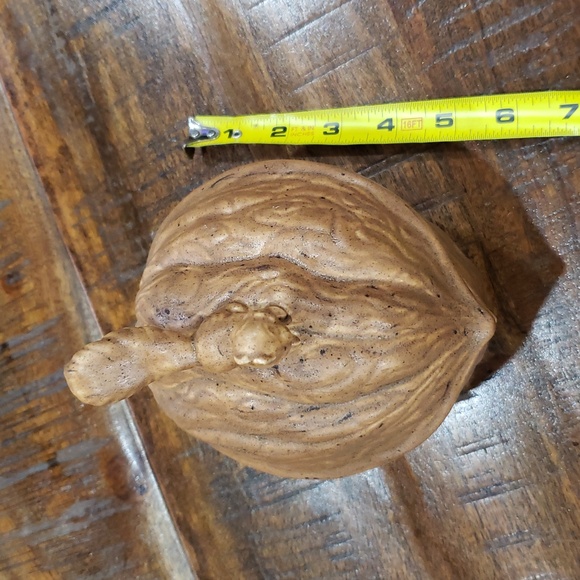 Vintage Squirrel Walnut Ceramic Nut Dish - Picture 6 of 8